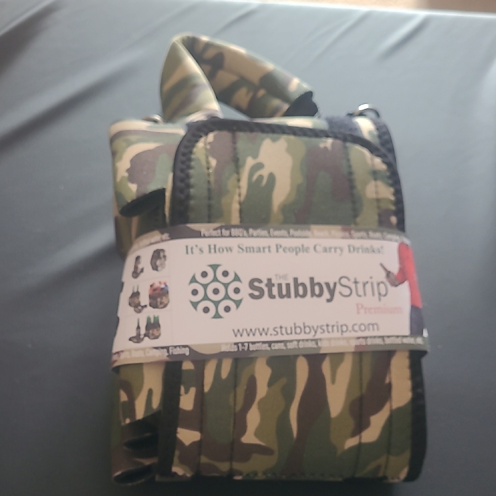 ⭐️⚡️NWT Premium Camouflage Drink Holder